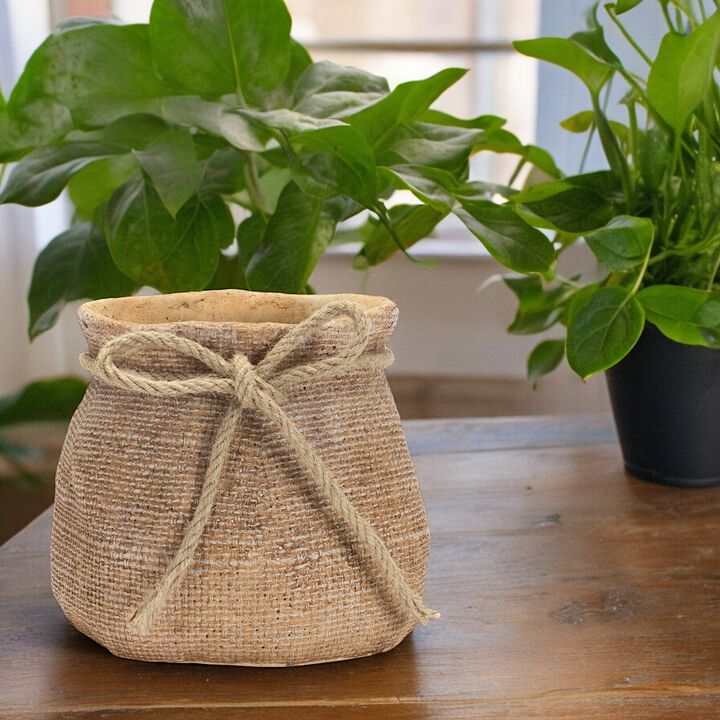 Stone Planter – Durable Decorative Pot for Indoor and Outdoor Plant Display