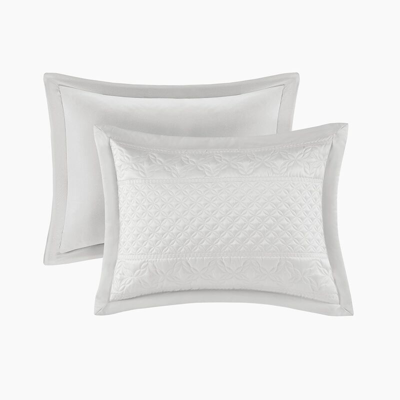 Gracie Mills Carney 3-Piece Neoclassical-inspired Quilt Set