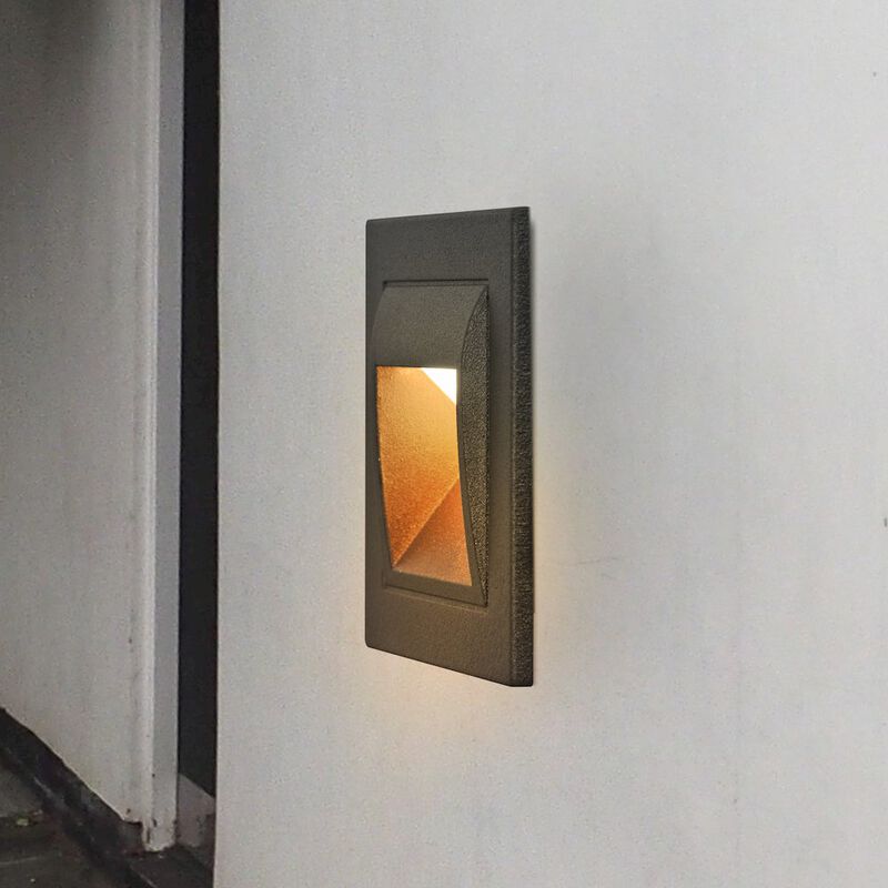 VONN Lighting Low-Voltage 2-Watt Integrated LED Outdoor Steps Light in Matte Black