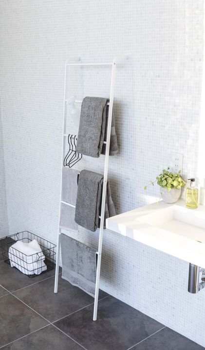 Leaning Ladder Rack