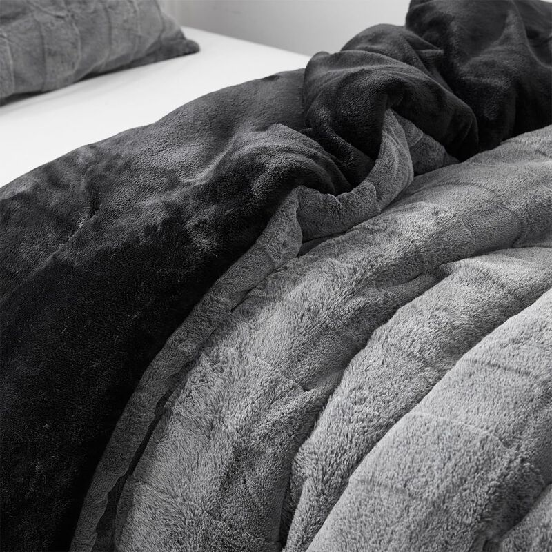 Chunky Bunny Crossing - Coma Inducer� Oversized Comforter Set