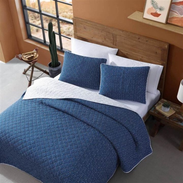 Full Queen Blue White Dots and Stripes 100 Percent Cotton Reversible Quilt Set