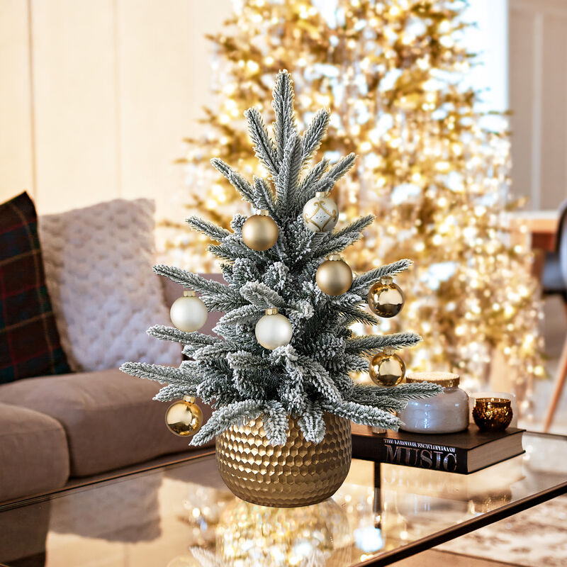 LuxenHome 1.5Ft Flocked Artificial Tree Potted
