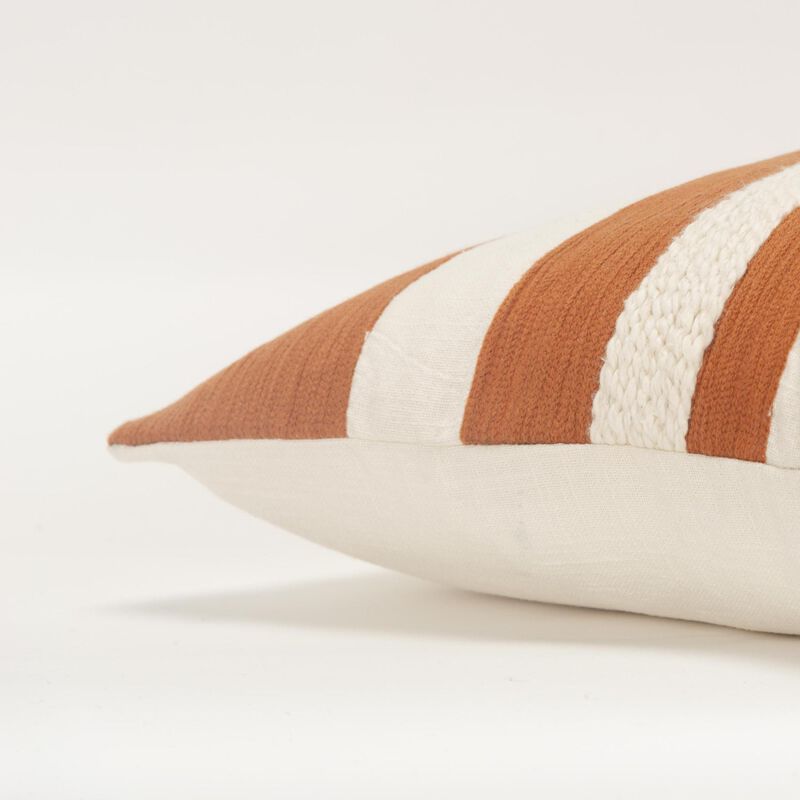 T20467 Pillow