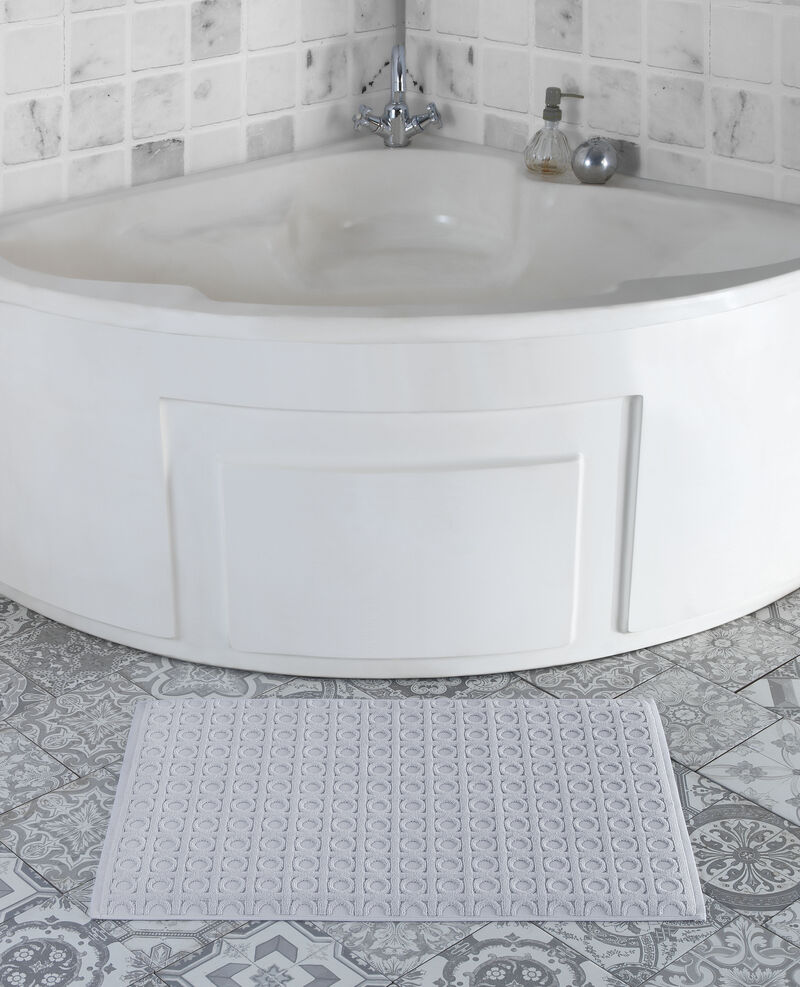 Brooks Brothers Circle in Square Bath Mat