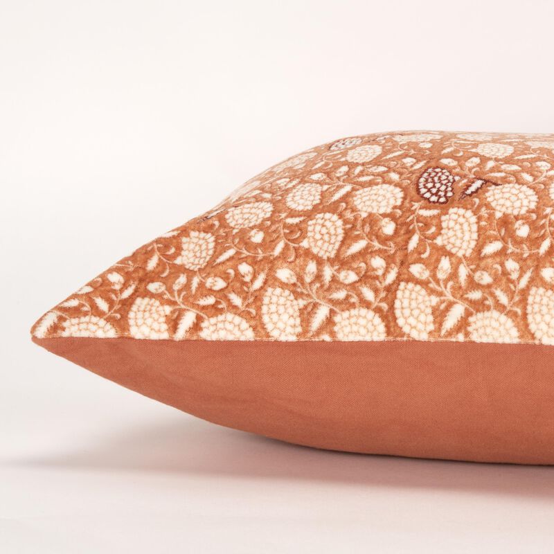 T20019 Pillow