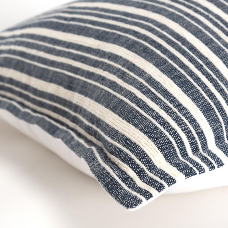 T20009 Pillow