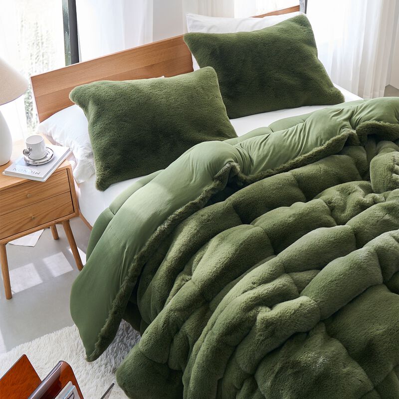 Chunky Bunny Yoga - Coma Inducer® Oversized Comforter - Chive