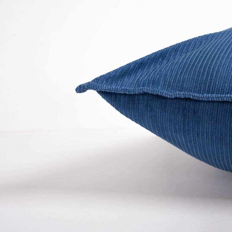 T22658 Pillow
