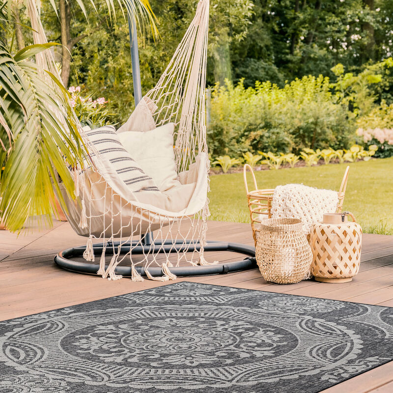 Waikiki Medallion Indoor/Outdoor Area Rug