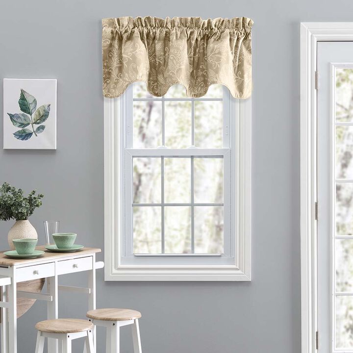 Ellis Curtain Lexington Leaf Pattern on Colored Ground Scallop Valance