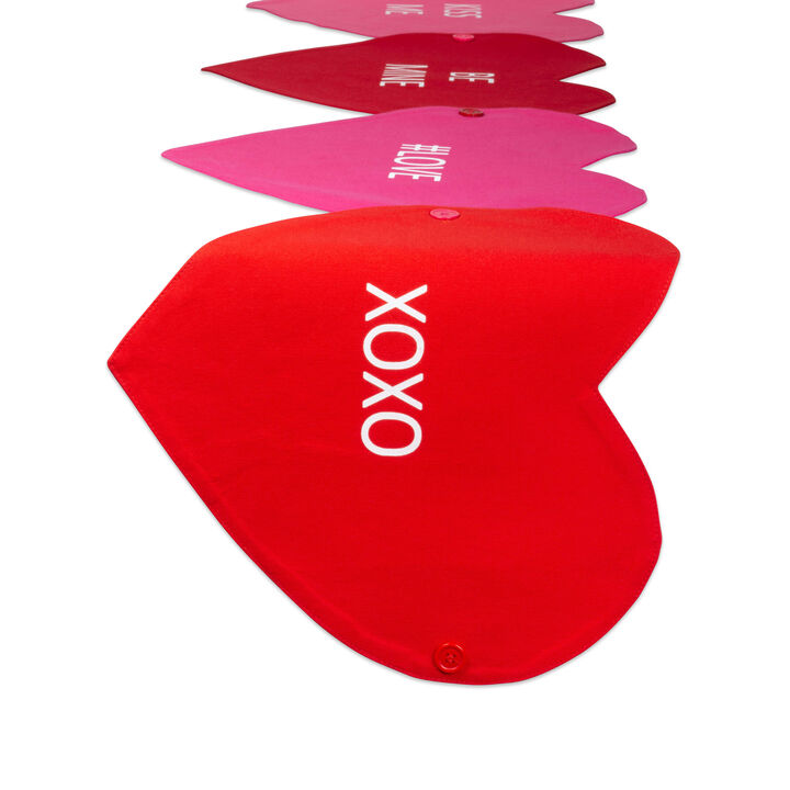 Set of 4 Red Heart Shaped Placemat and Table Runner in 1 58"