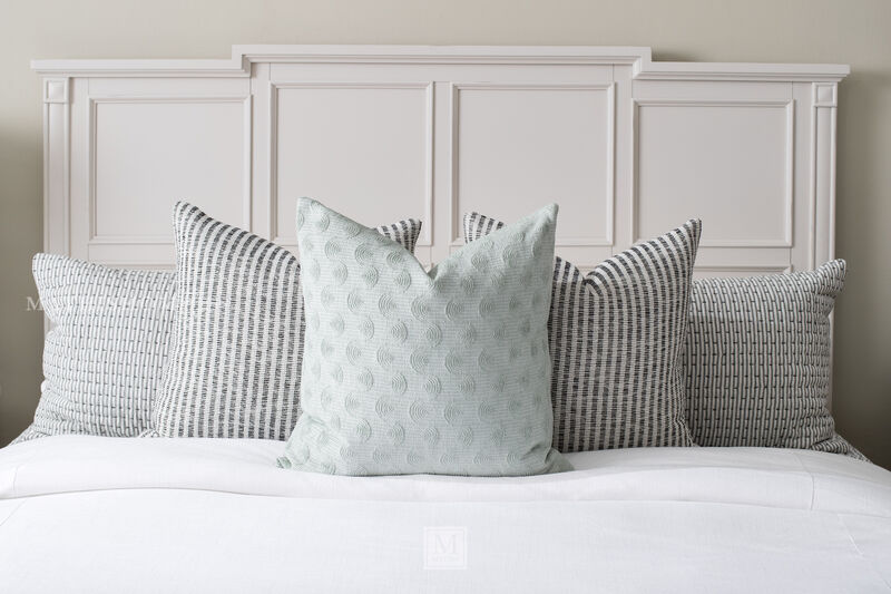 Willowbrook King Panel Bed