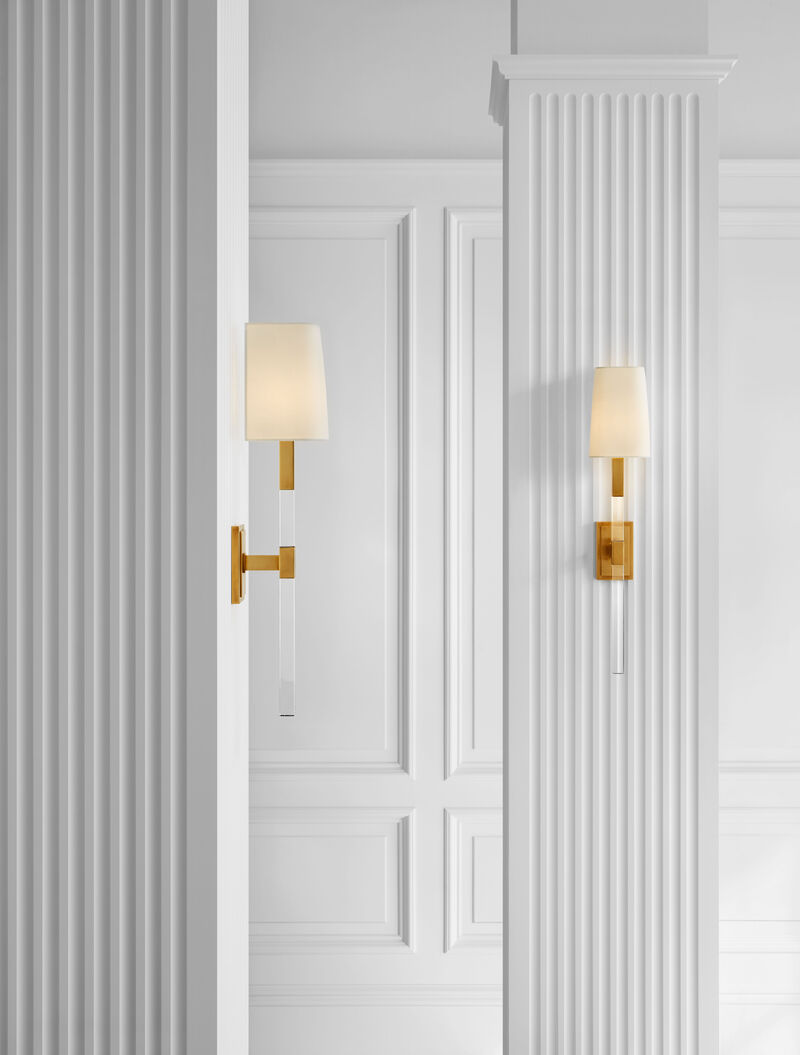 Reagan Medium Tail Sconce