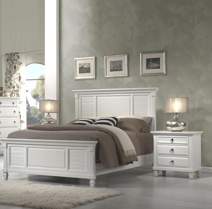 Hivvago White Plantation 3 Drawer Nightstand