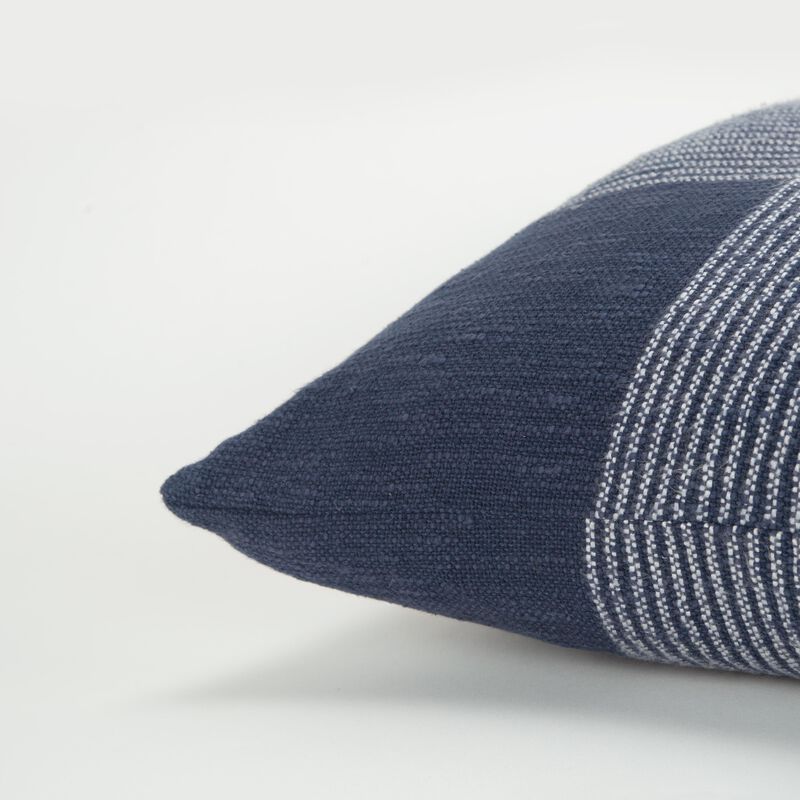 T14635 Pillow
