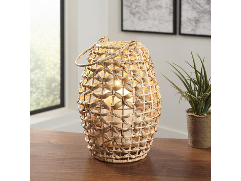 Etta Lantern, Small
