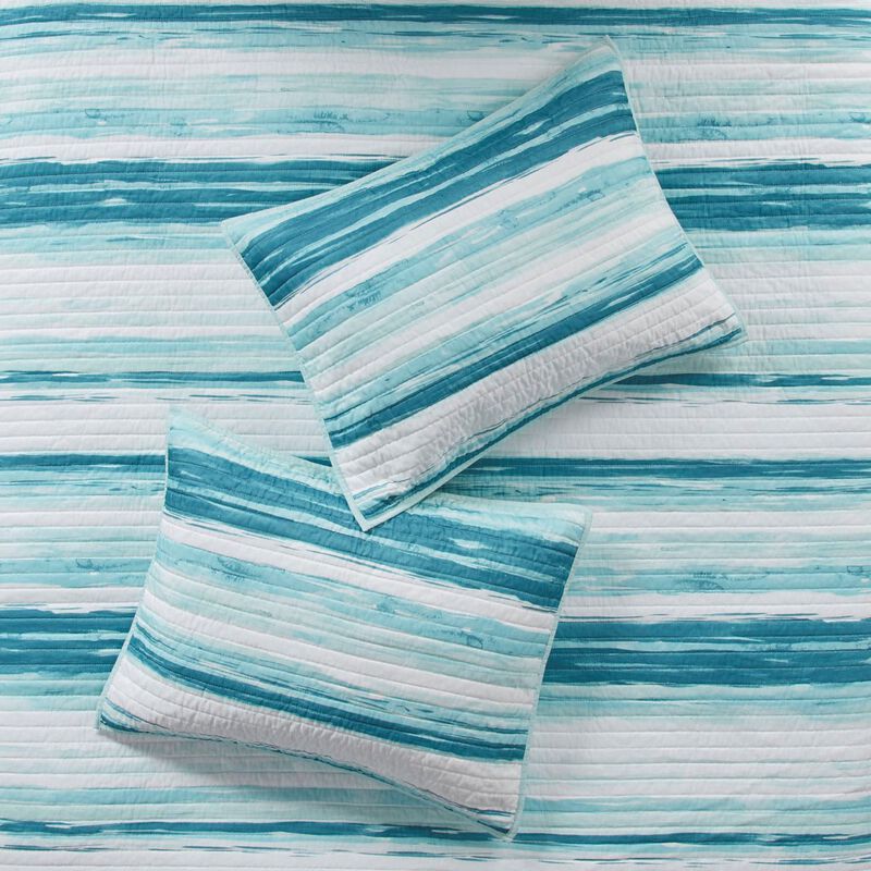 Gracie Mills Javier Coastal Watercolor 6-Piece Reversible Quilt Set with Seashell Throw Pillows