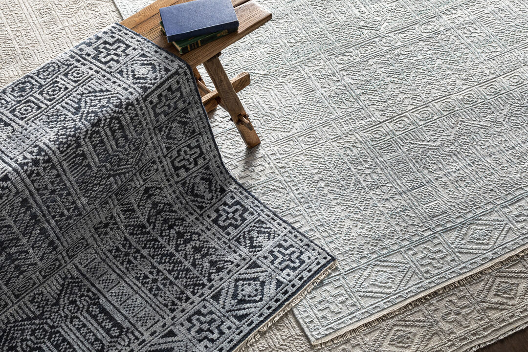 Nobility NBI-2300 2' x 3' Blue Rug