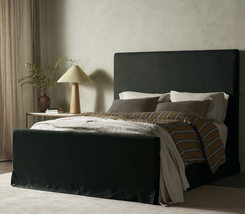Daphne Slipcover King Bed