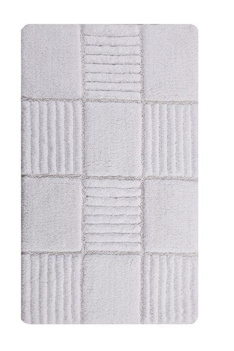 Knightsbridge Chakkar Board 220 GSF Non Skid Back Bath Rug 17 x 24 - White