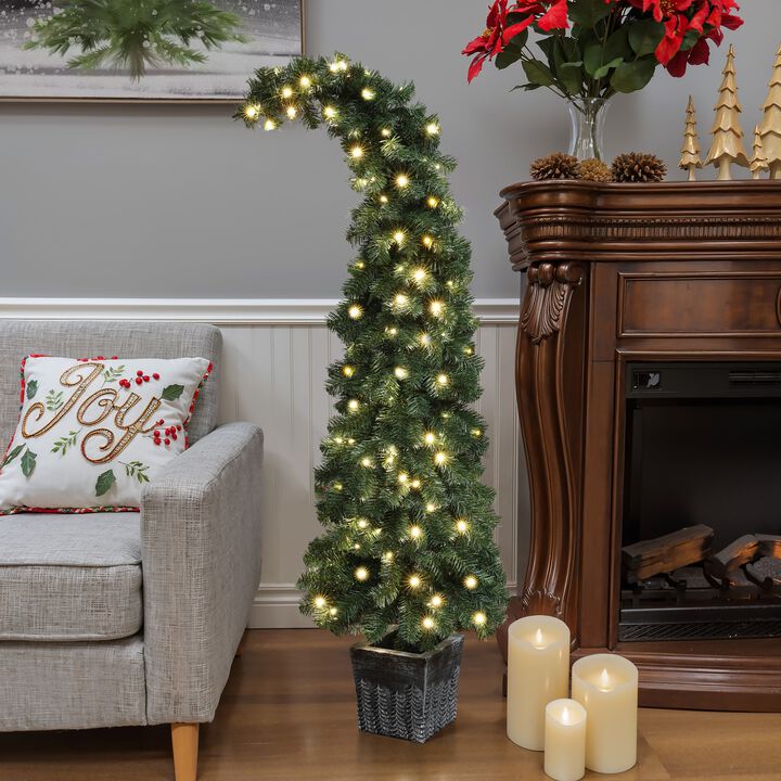 LuxenHome 5Ft Pre-Lit Leaning Top Green Artificial Potted Christmas Tree