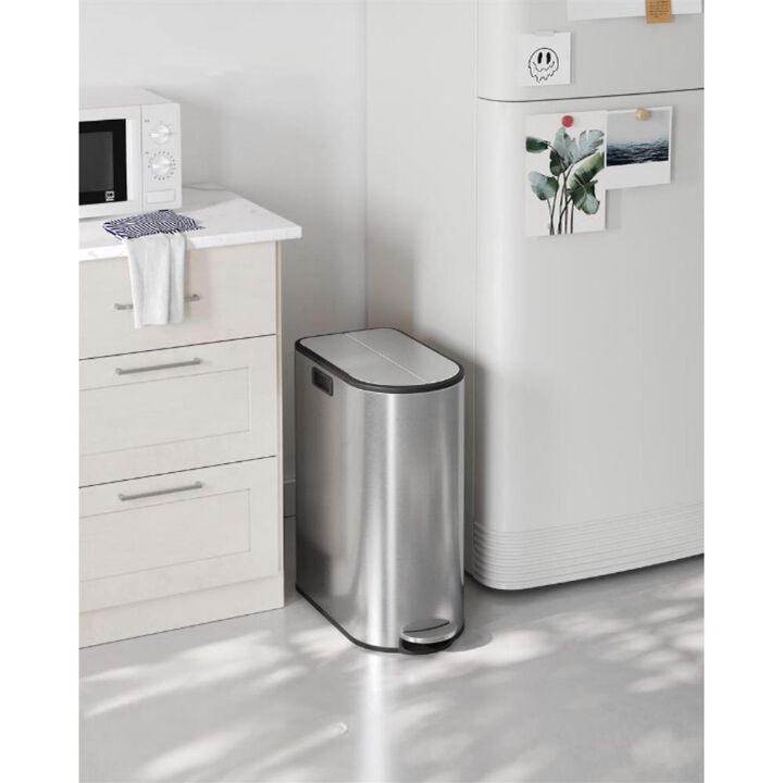 Garbage Can with Wing Lids for Easy Access and Odor Control