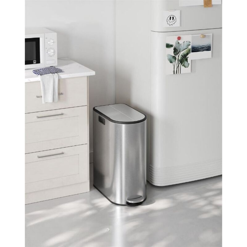 Garbage Can with Wing Lids for Easy Access and Odor Control