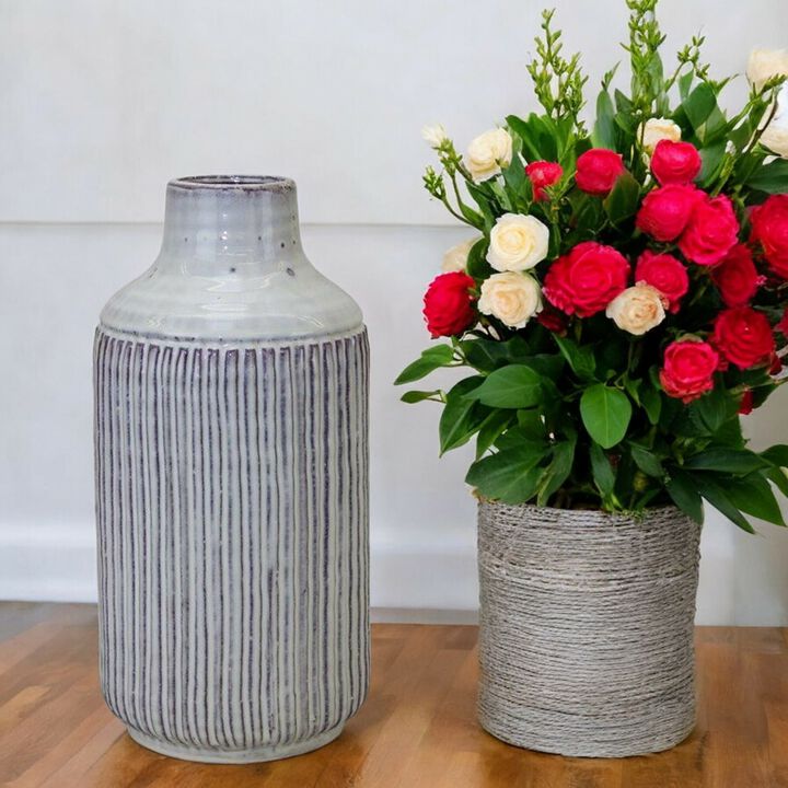 Vase – Chic Decorative Container for Floral Arrangements and Home Styling