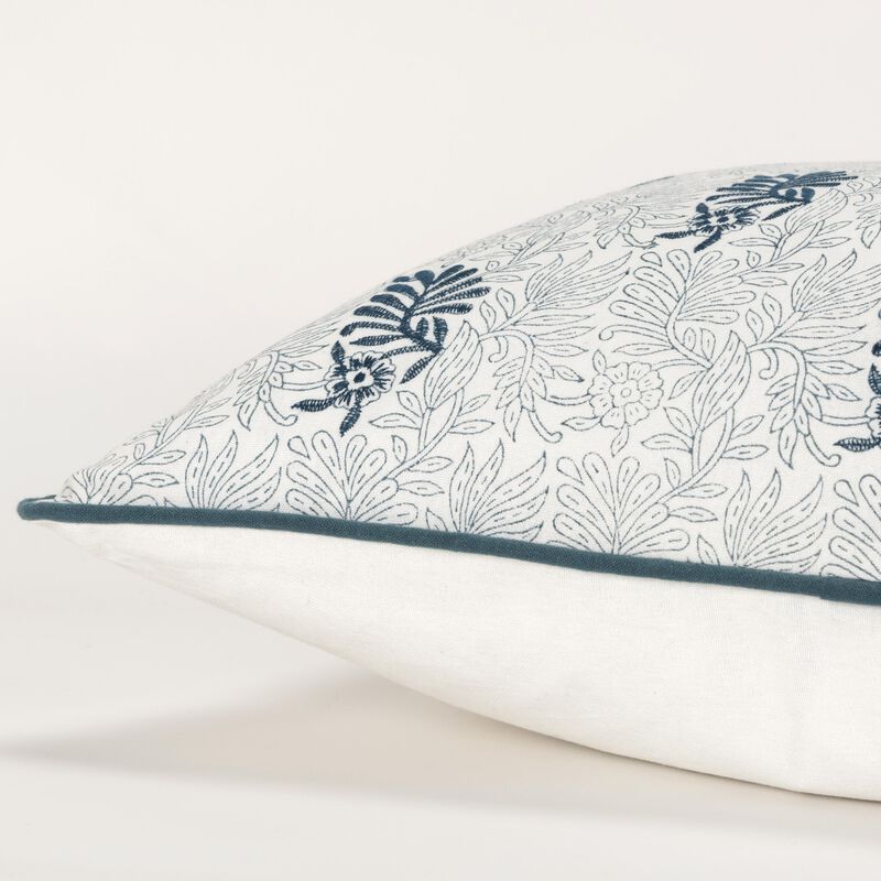 T20069 Pillow
