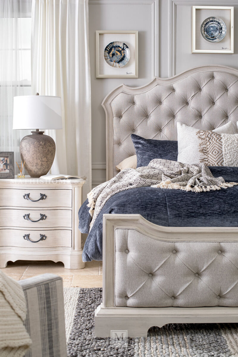 Arlendyne Upholstered Bed