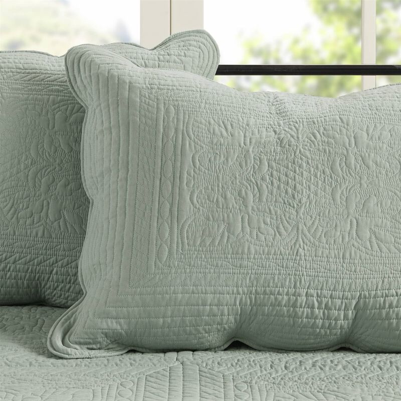 Scalloped Edge 6-Piece Farmhouse Daybed Cover Set – Quilted Seafoam Bedding