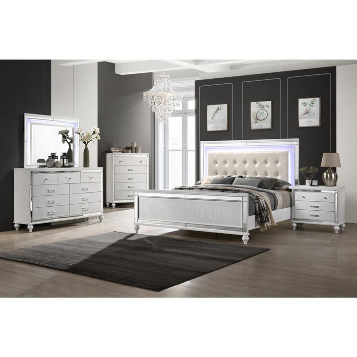 New Classic Furniture Furniture Valentine 5-Piece Solid Wood Queen Bedroom Set in White
