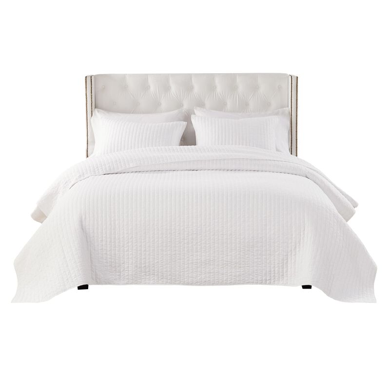 Xumi 3pc Cal King Quilt and Pillow Sham Set, Channel Style Antique White