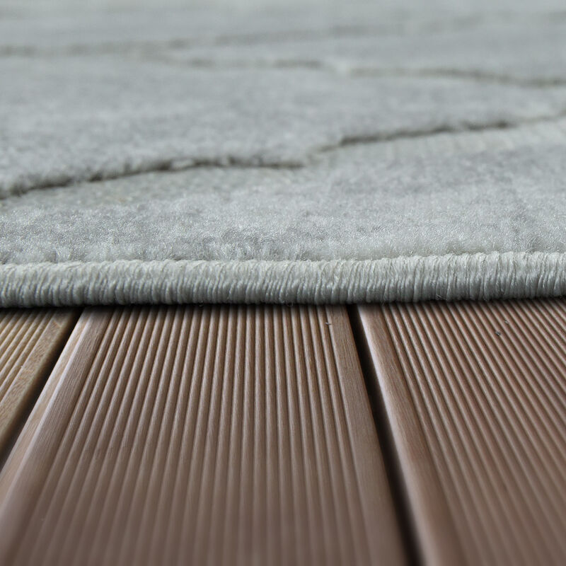 Outdoor Rug in Moroccan Style with Light-Grey Diamond Pattern