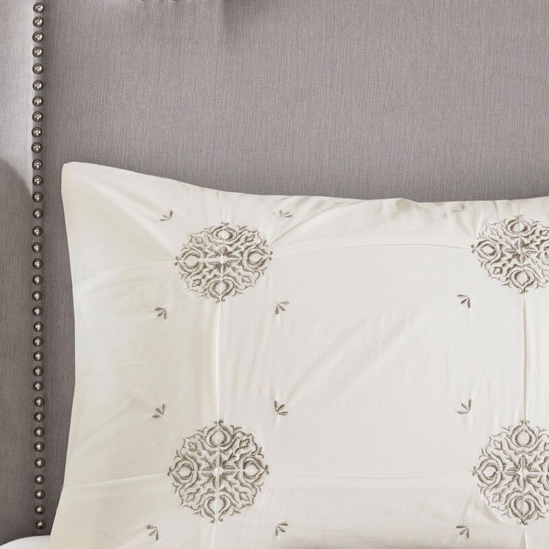 Gracie Mills Donna Shabby Chic Embroidered Reversible Cotton Duvet Cover Set
