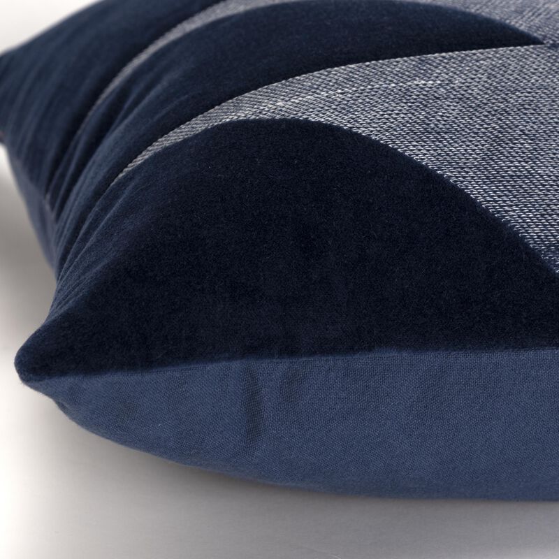 T20013 Pillow