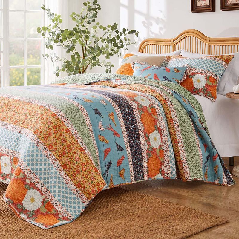 Barefoot Bungalow Carlie High Quality Striped Print 3-Piece Quilt Set
