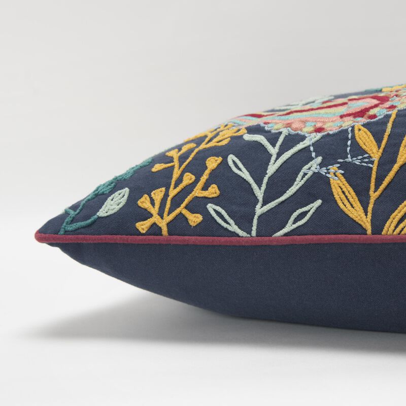 T16213 Pillow