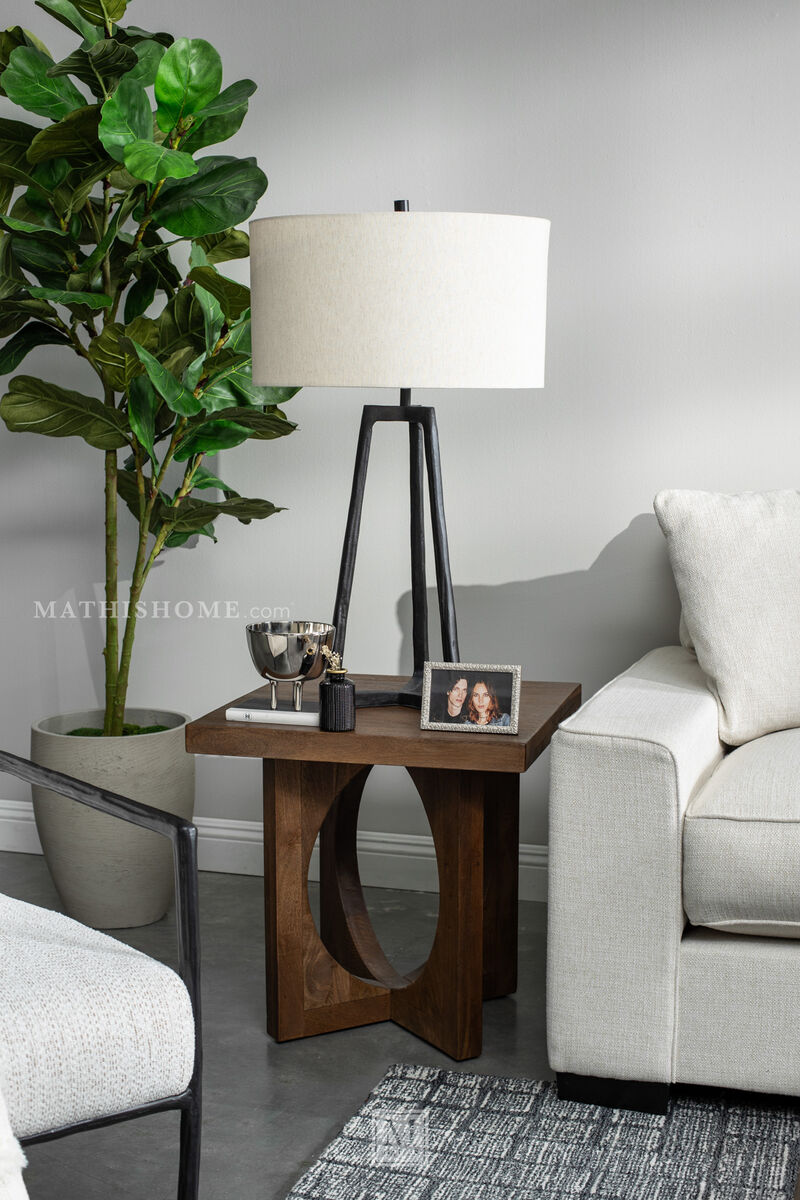 Wynlett Black Lamp
