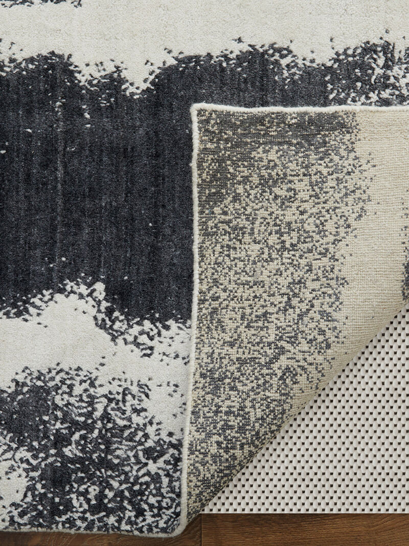 Coda 8930F 3'6" x 5'6" Black/White Rug