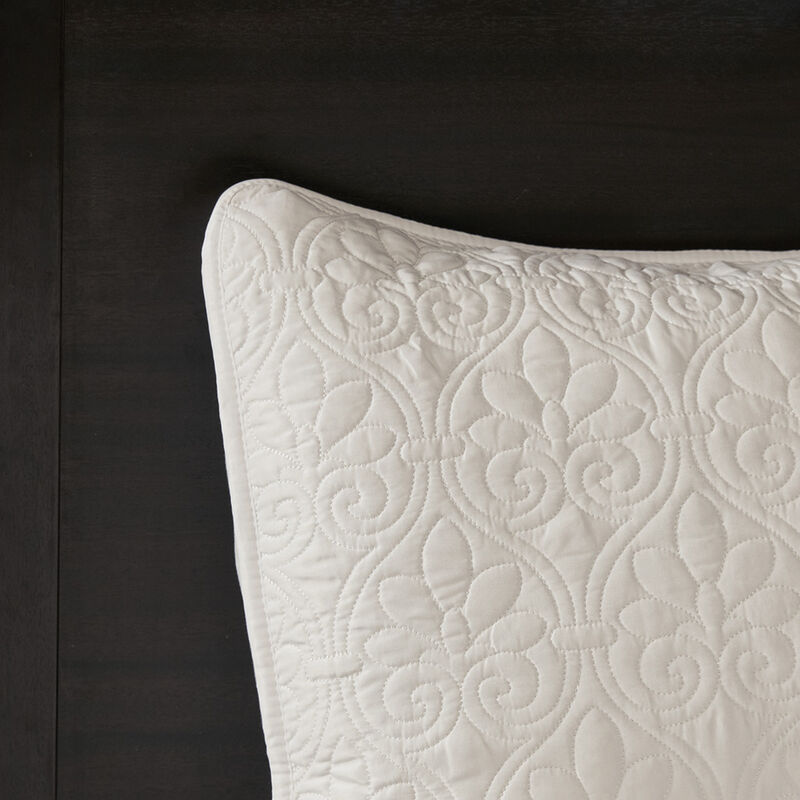 Gracie Mills Sandy Reversible Bedspread Set with Classic Stitch Pattern