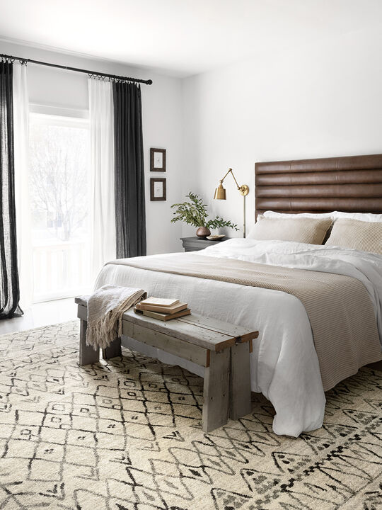 Emory EB09 Black/Ivory 18" x 18" Sample Rug