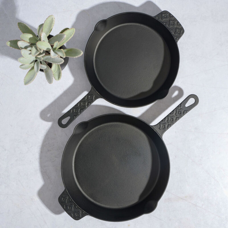 Spice by Tia Mowry Savory Saffron Pre-seasoned 2 Piece 10in and 12in Cast Iron Skillet Set