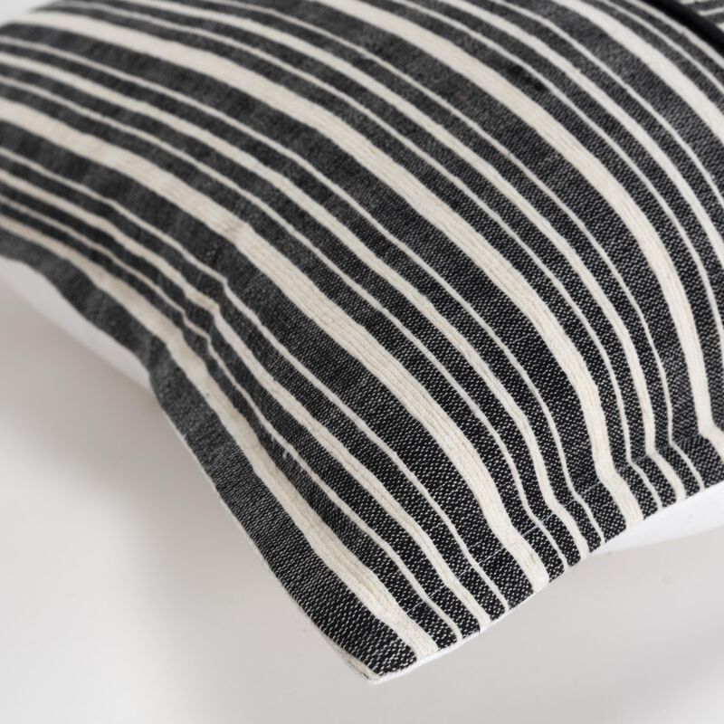 T20008 Pillow