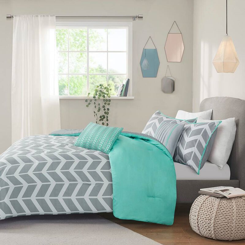 Hivvago Reversible Comforter Set in Grey White Aqua Teal Chevron Stripe