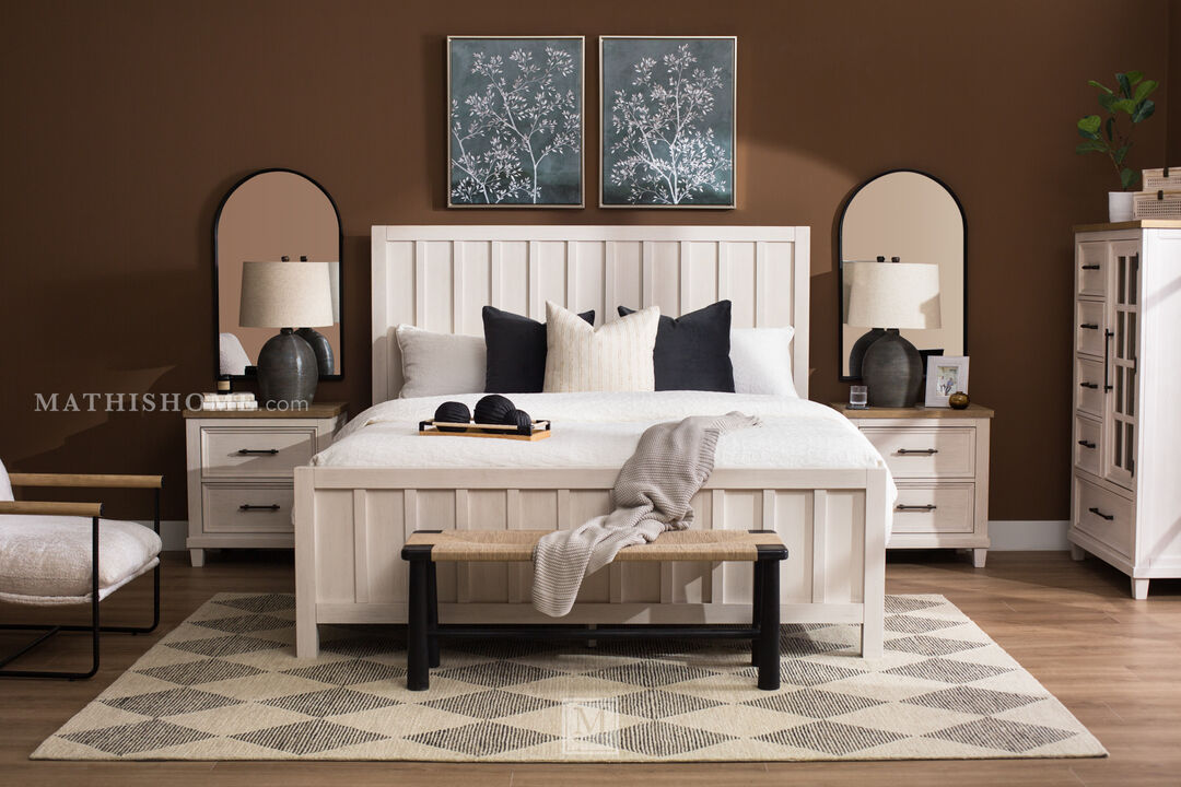 Shaybrock King Panel Bed
