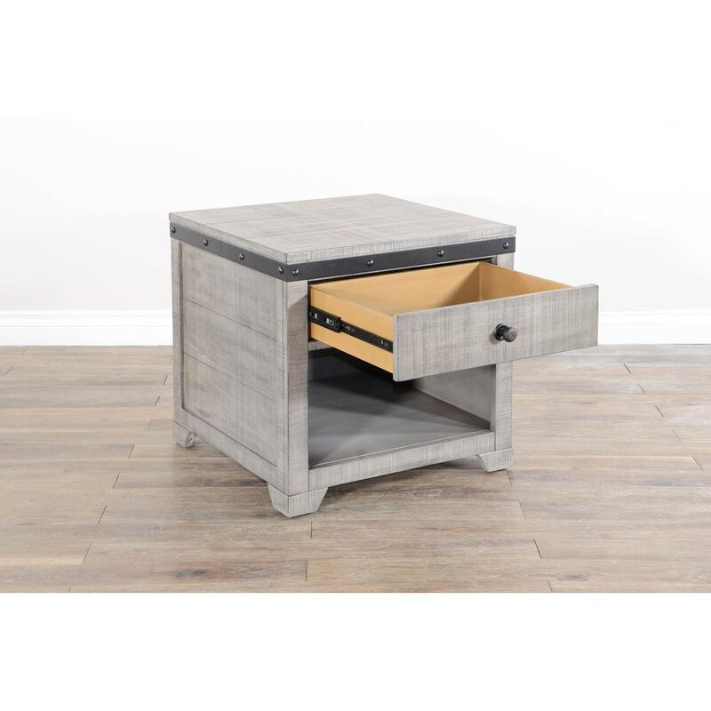Sunny Designs Traditional Mahogany Wood End Table in Alpine Gray