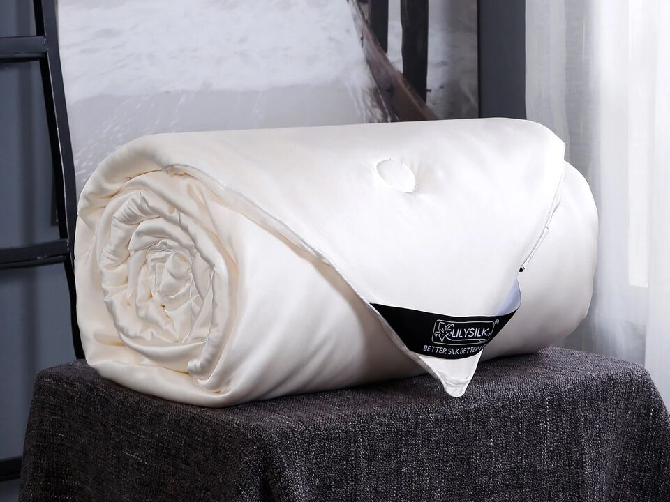 LilySilk All Season Silk Comforter Silk Cover
