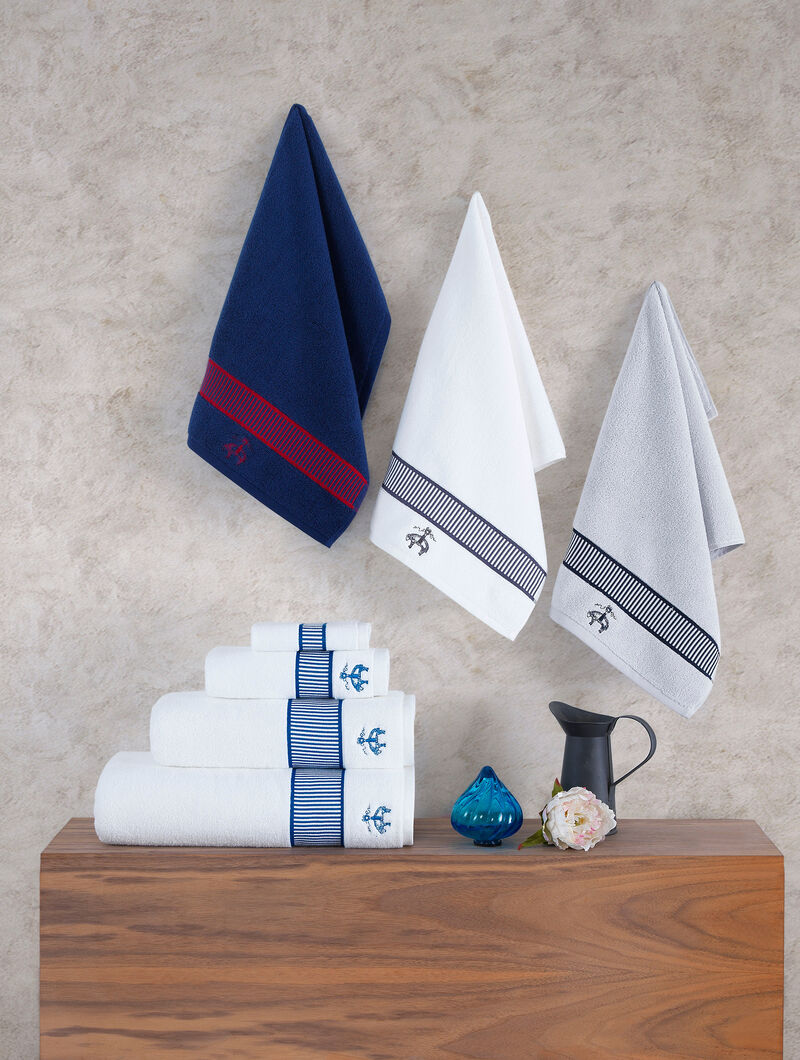 Brooks Brothers Fancy Border Bath Towel